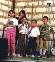 19990724 Olivola-bimbi sul palco II.jpg